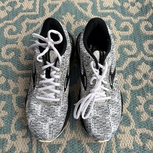 brooks adrenaline sneakers